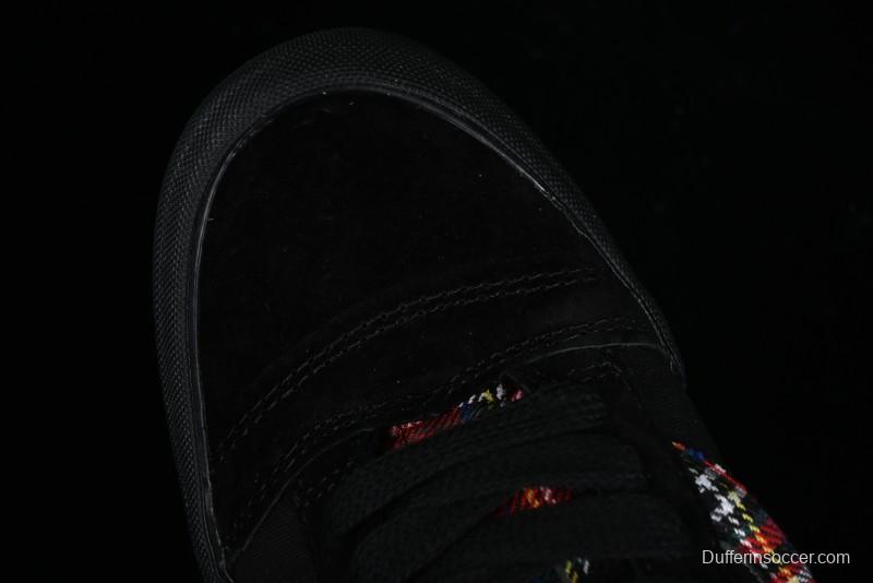 Vans Classics Knu Skool Retro Sneakers with Enlarged Toe and Thickened Trim - VN0009QC3N6