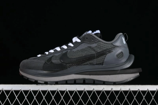 Nike Sacai VaporWaffle 3.0 Fashion-Forward Casual Sneakers - CV1363-105
