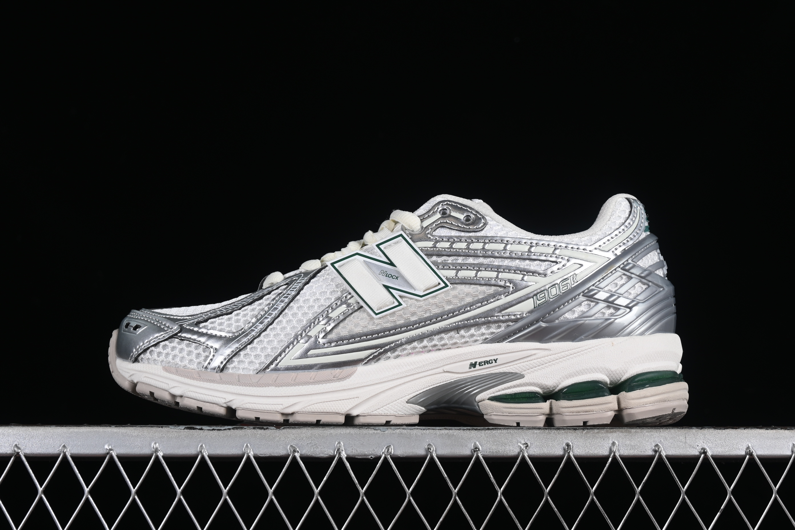 New Balance 1906 Series Retro Dad Style Casual Running Shoes - W1906REE