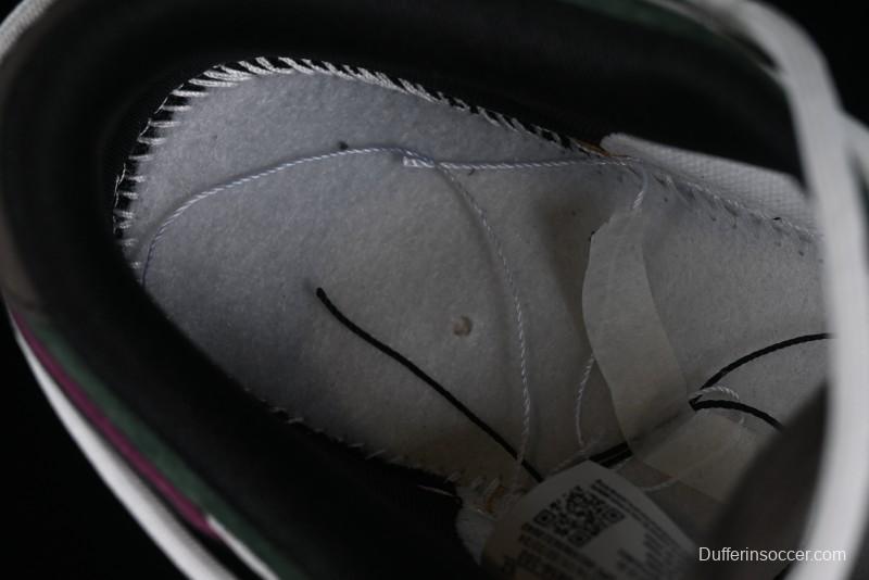 Nike SB Dunk Low Custom Collaboration Otomo Katsuhiro x Nike SB Dunk Low "Steamboy OST" - CT0856-102