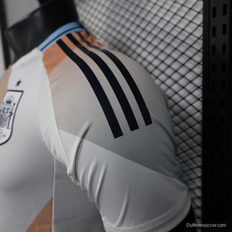 Player Version 2025 Spain Pre-Match White with Geometric Pattern Jersey