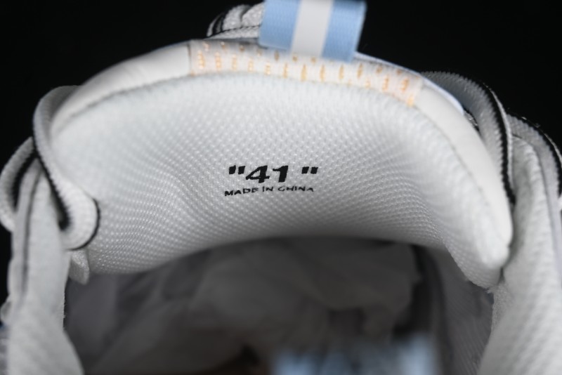 Off-White Be Right Back Low-Top Lifestyle Sneakers in White Blue - X.E5