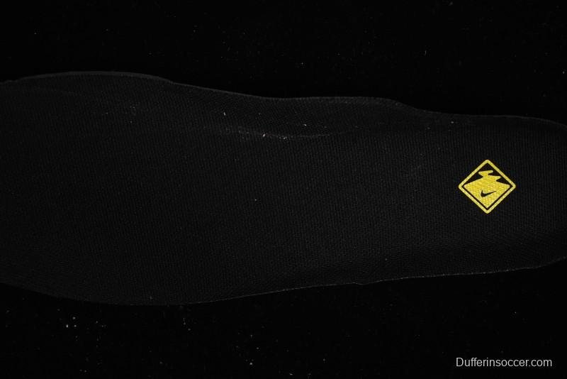 Nike Air Humara Retro Trail Running Shoes with 1990s Outdoor Style - AJ1102-001