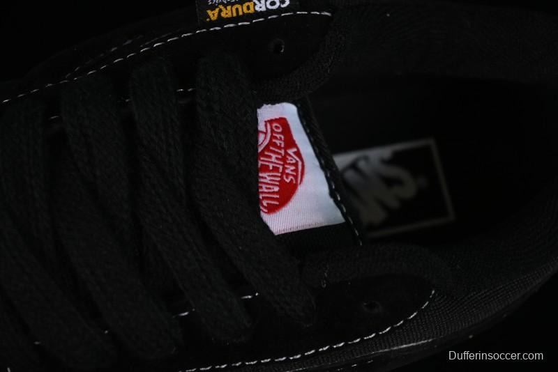 Vans Knu Skool Low Top Retro Casual Vulcanized Slip-On Shoes in Black - VN000CRPBMA