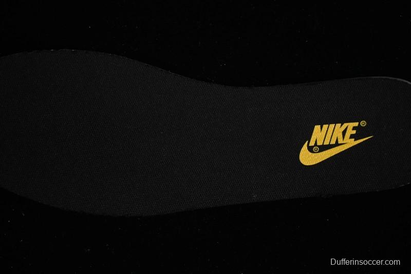 Nike SB Dunk Low Custom Collaboration Otomo Katsuhiro x Nike SB Dunk Low "Steamboy OST" - CT0856-104