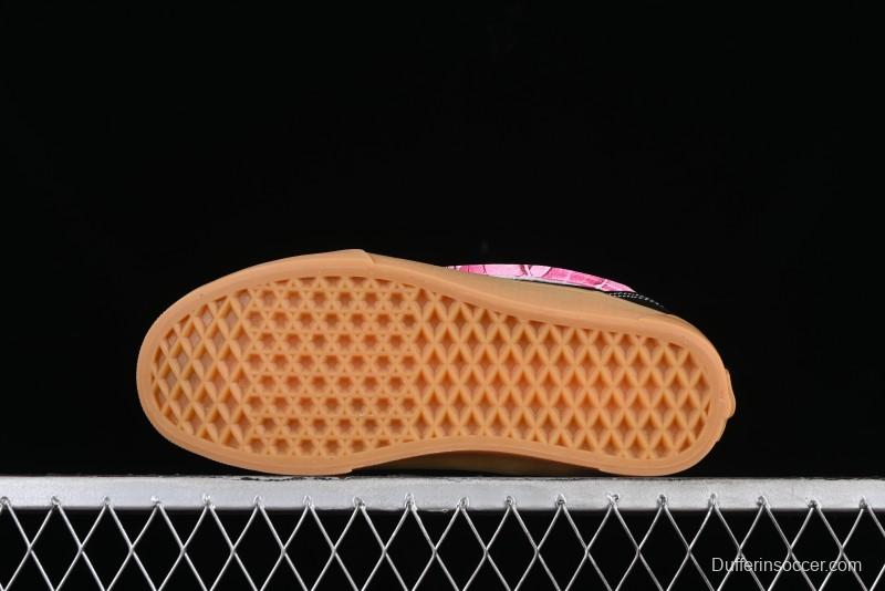 Vans Classics Knu Skool Vulcanized Skate Shoes in Black & Pink - VN0014QC0BV