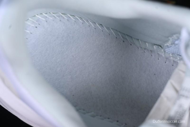 Nike Infinity Run 4 Gore-Tex Waterproof Road Running Shoes with Enhanced Energy Return - FB2204-101