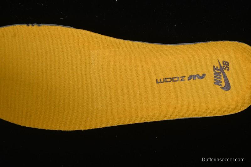 Nike SB Dunk Low Premium Skateboarding Shoes in Black and White - FN5880-001