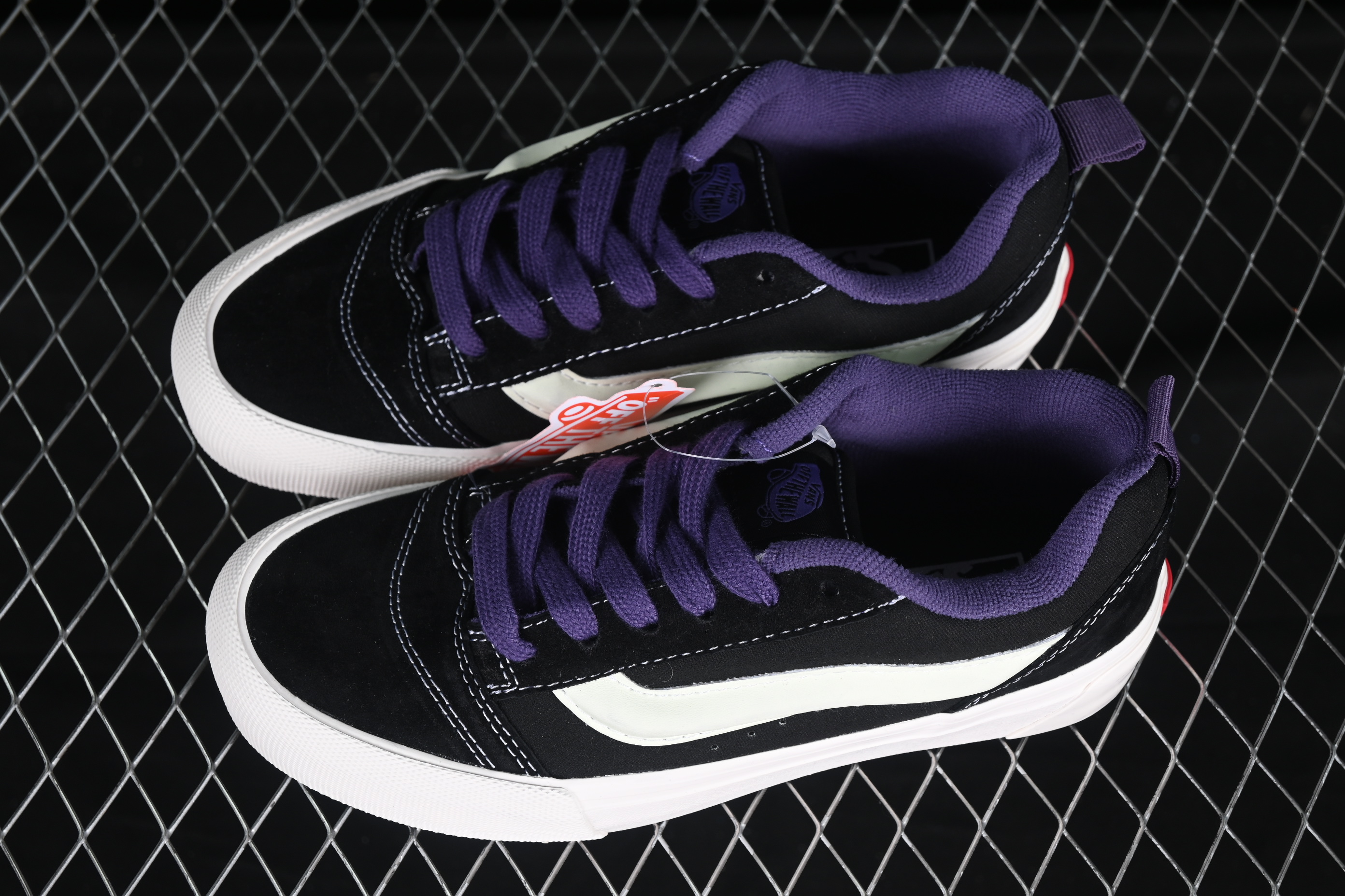 Vans Knu Skool Low Top Retro Chunky Sneakers - VN000D6CB5P