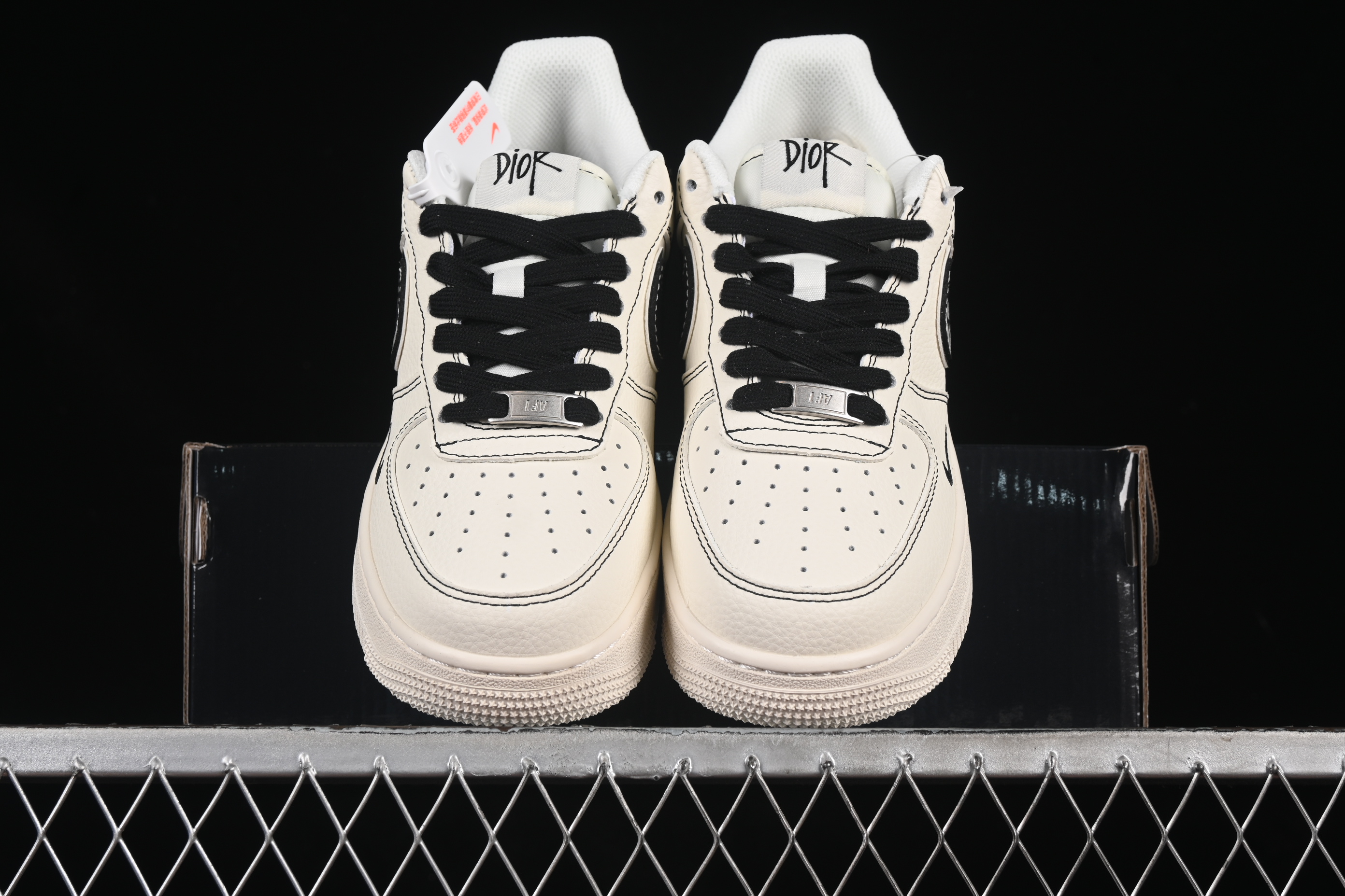 Nike Air Force 1 '07 Low Dior Collaboration Two-Tone Dior Swoosh Casual Sneakers - XS1958-544