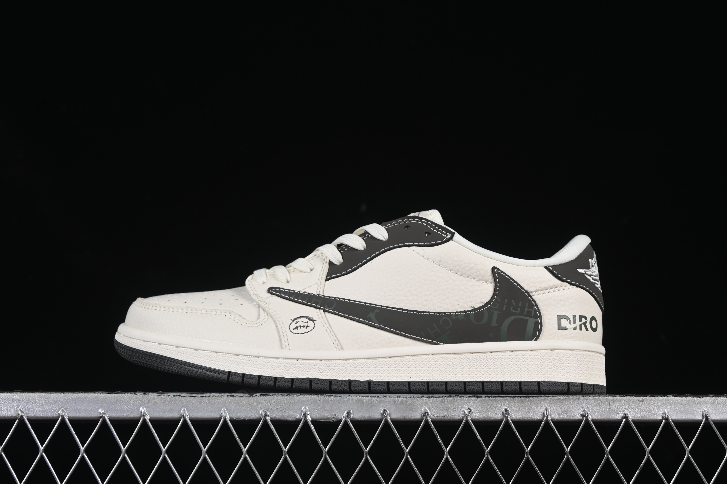 Nike Travis Scott x Fragment Design x Air Jordan 1 Low OG SP AJ1 Retro Sneakers with Reverse Swoosh and Cactus Jack Branding - LD2025-006