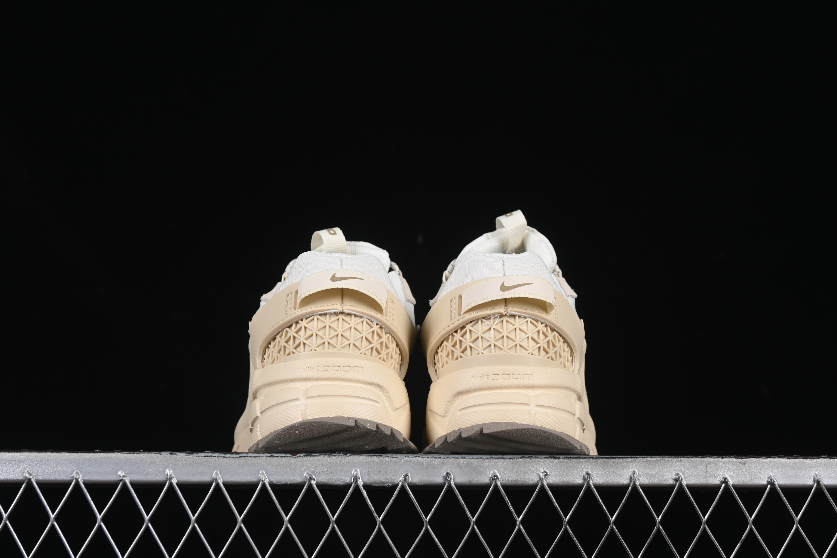 Nike Zoom Vomero 5 Retro Marathon Casual Running Shoes with Thick Sole and Height Increasing Design - FV2295-101