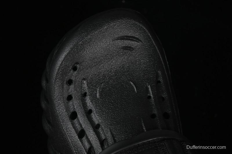 Crocs Classic Clog Slip-On Beach Sandals with Ventilation Holes - B.D4