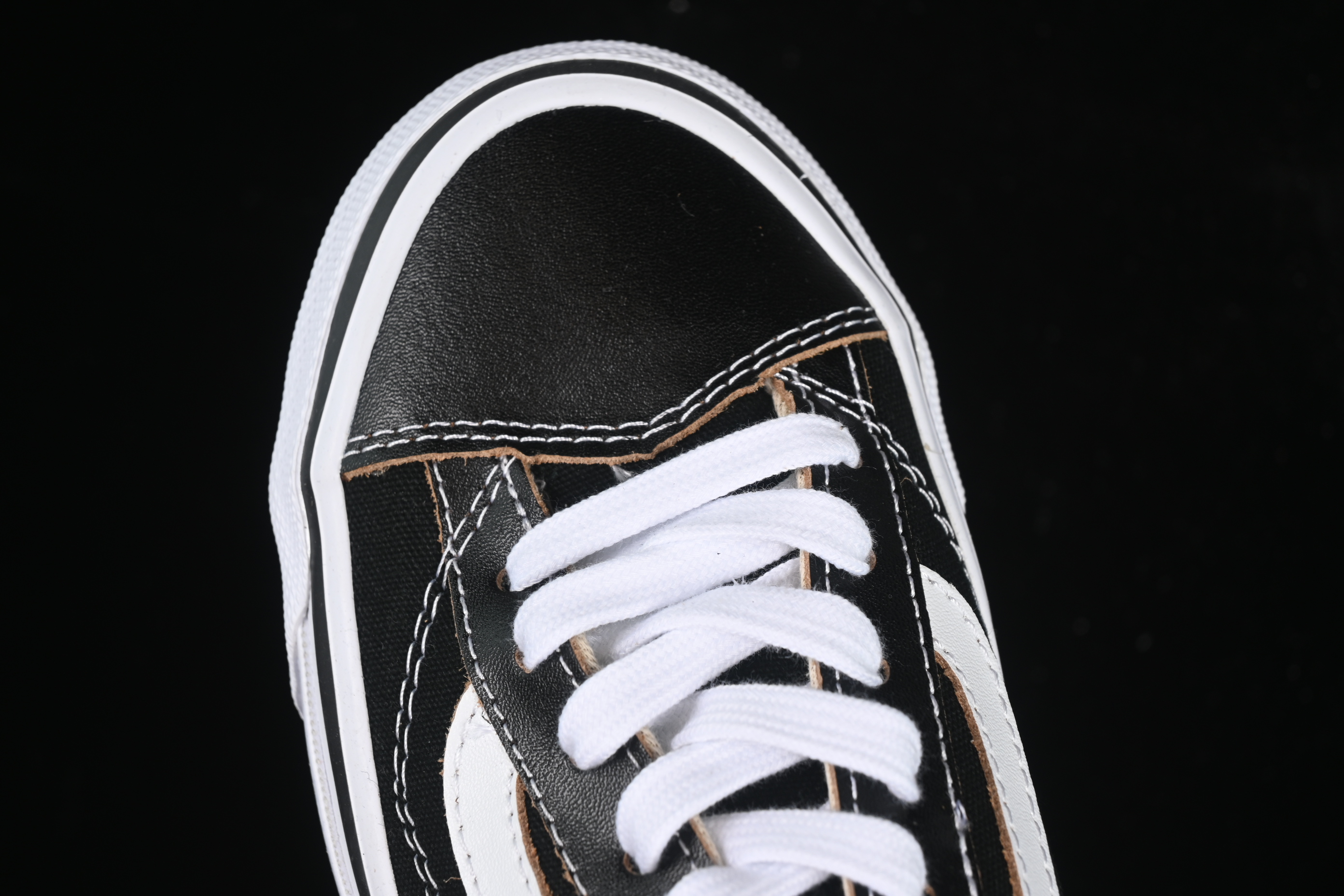 Vans Old Skool 36 Vibram Low-Top Retro Skate Shoes - VN000D2GBA2