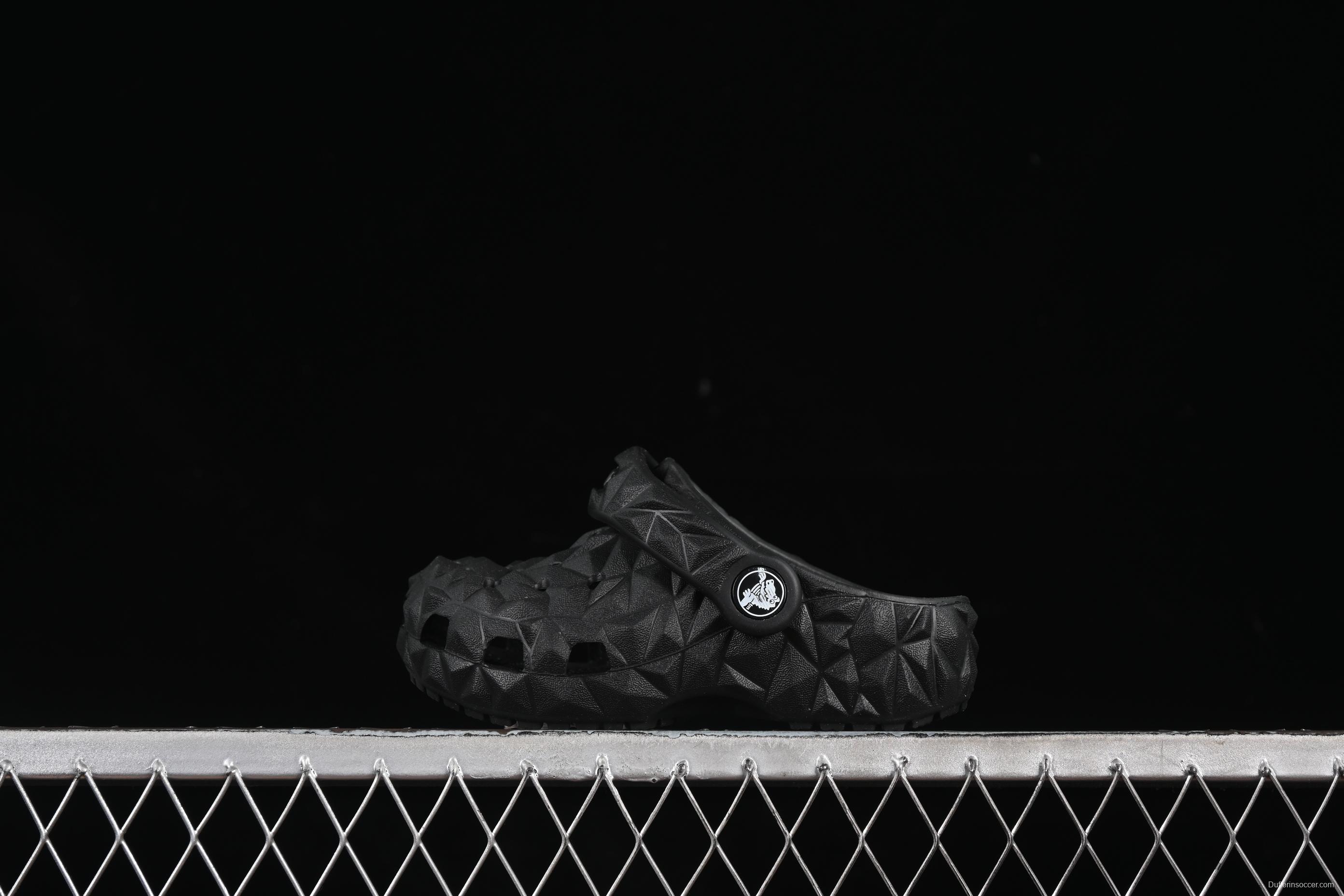 Crocs Classic Clog Kids Lightweight Slip-Resistant Clog with Ventilation Holes - B.D4