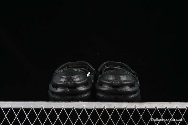 Crocs Classic Clog Slip-On Beach Sandals with Ventilation Holes - B.D4