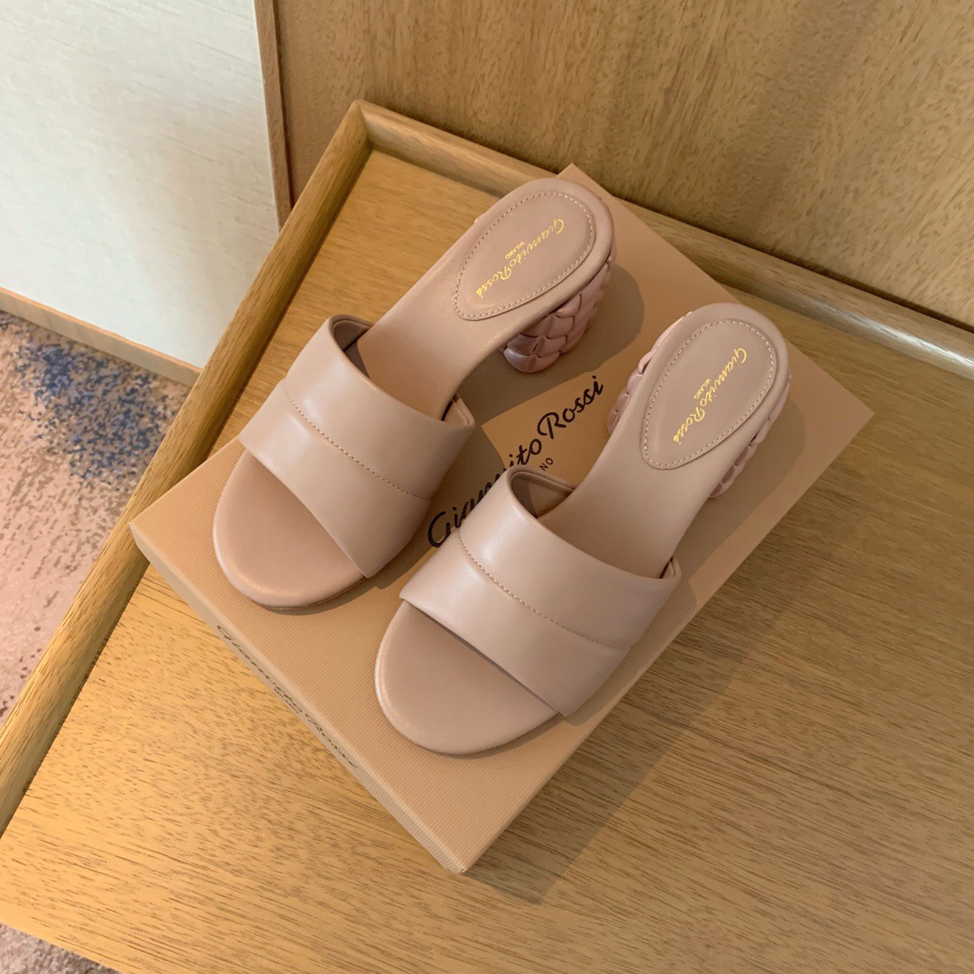 2025 Women Gianvito Rossi Beige Leather Slippers KFY00260