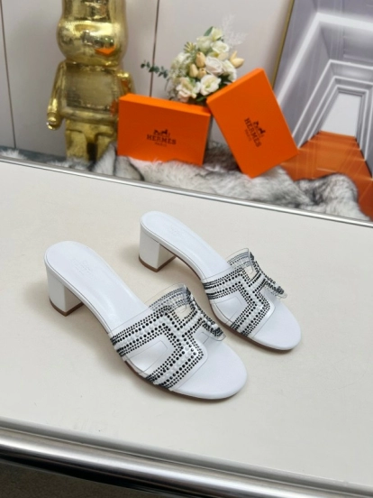 2025 Slippers Hermès White Leather Crystal MJ00180