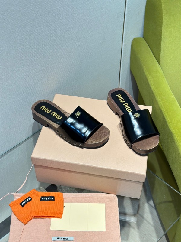 2025 Women Miu Miu Black Leather Slippers