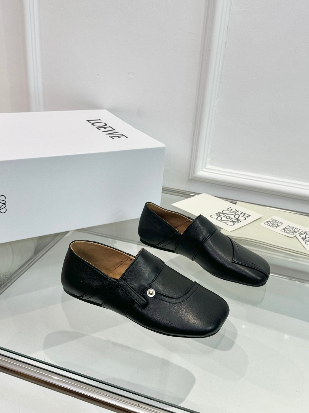 2025 Women Loewe Black Leather Loafers LY00291