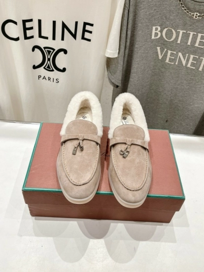 2024 Women LP beige suede shearling loafers MJ00300