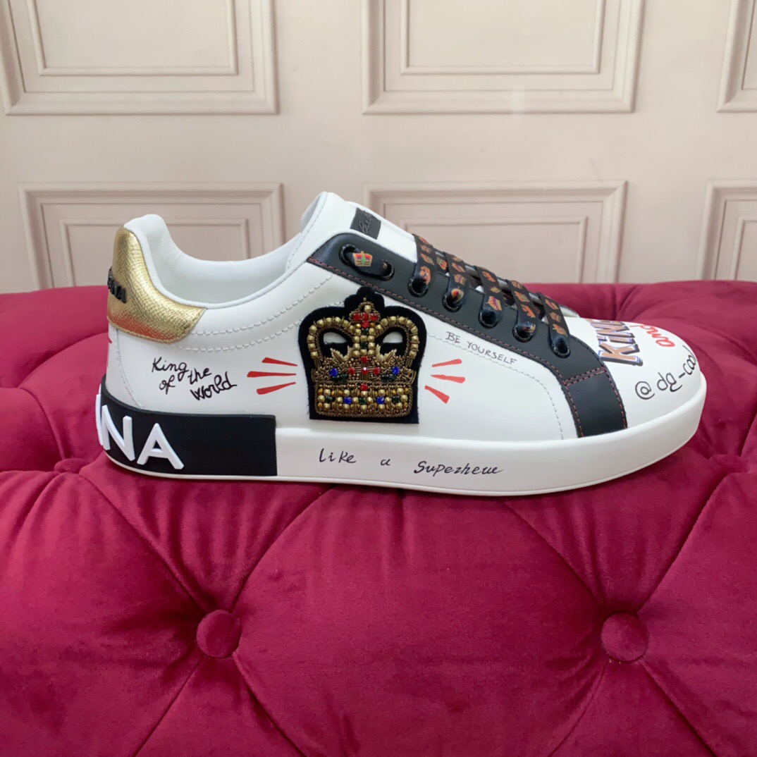 2025 Unisex Dolce & Gabbana White Black Gold Leather Sneakers Embroidered LY00340(F)/LY00360(M)