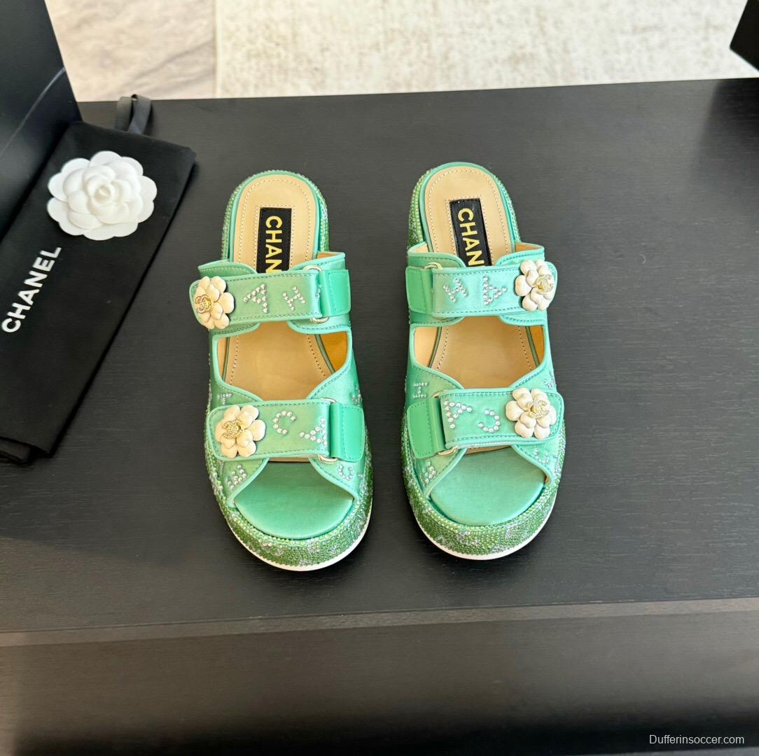 2025 Slippers Chanel Green Leather Platform Floral LY00330