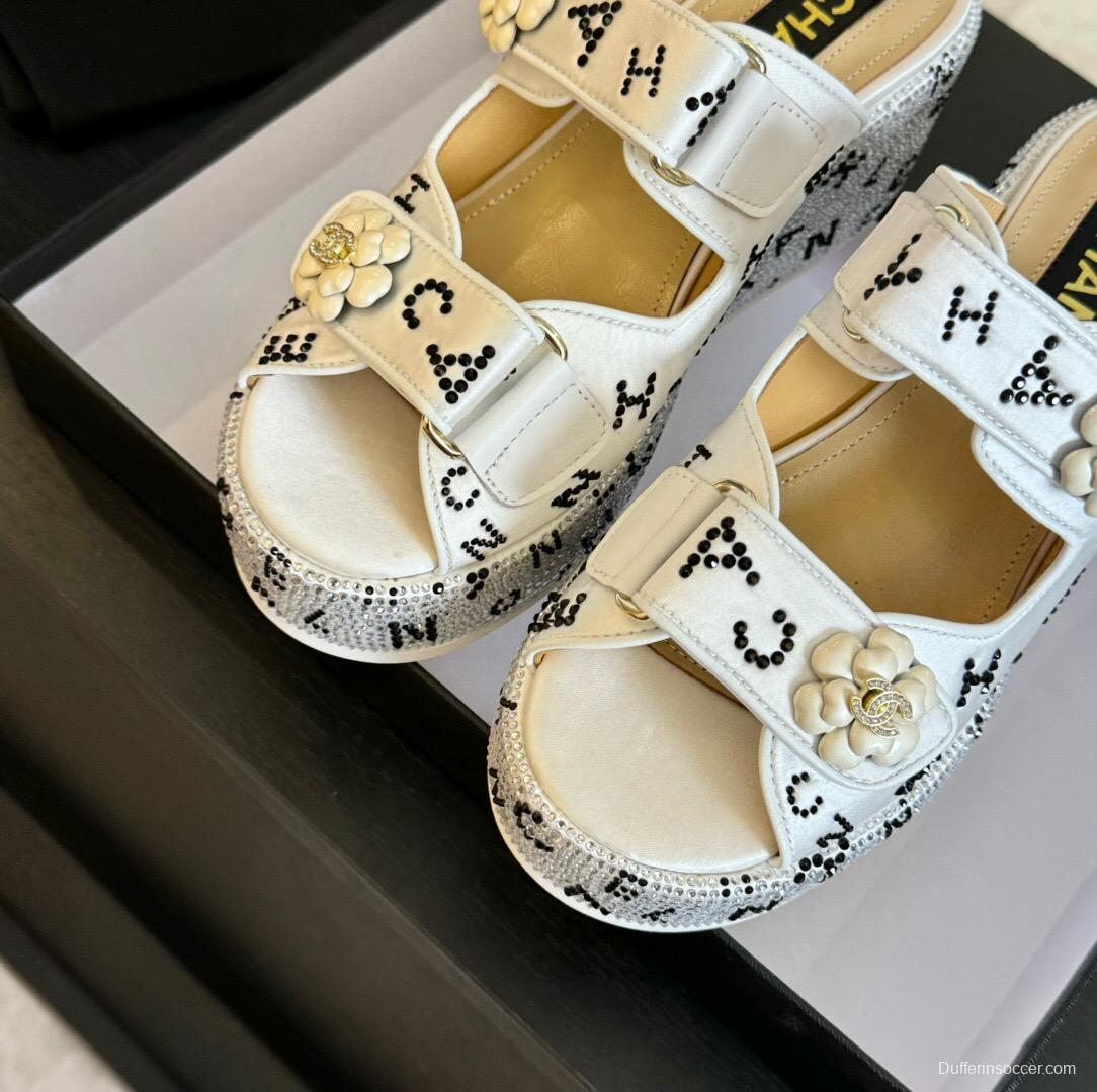 2025 CHANEL White Leather Slippers LY00330