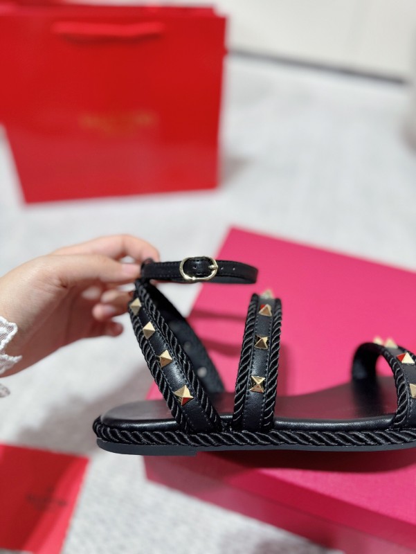 2025 Women Valentino Black Leather Sandals Studded LY00250