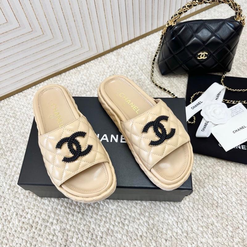 2025 Slippers Chanel Beige Leather Slippers CC Logo