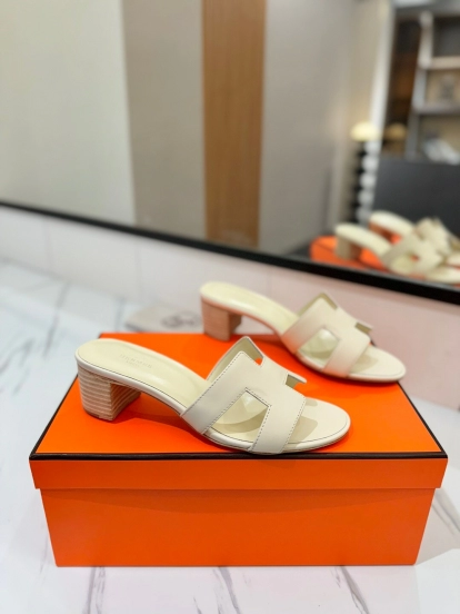 2025 Women Hermès Ivory Leather Sandals