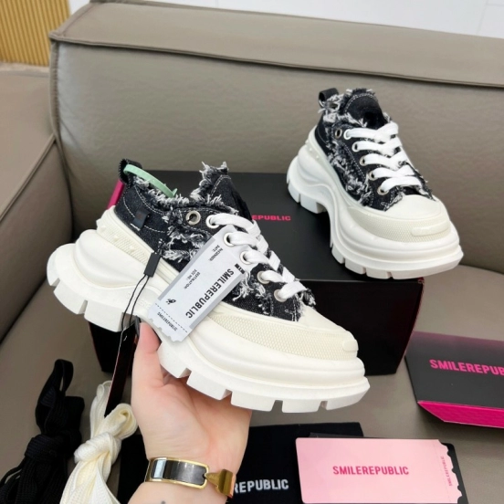 2025 Unisex Smile Republic Black White Canvas Casual Shoes Fringed LY00291
