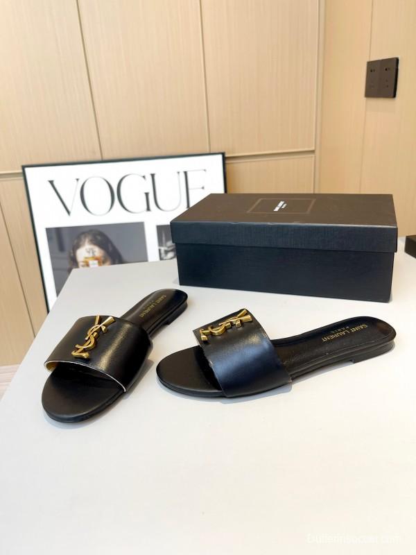 2025 Women Yves Saint Laurent Black Leather Slippers LY00180
