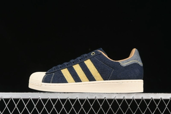 Adidas Superstar 82 Casual Sneakers with Shell Toe Design - JH5577