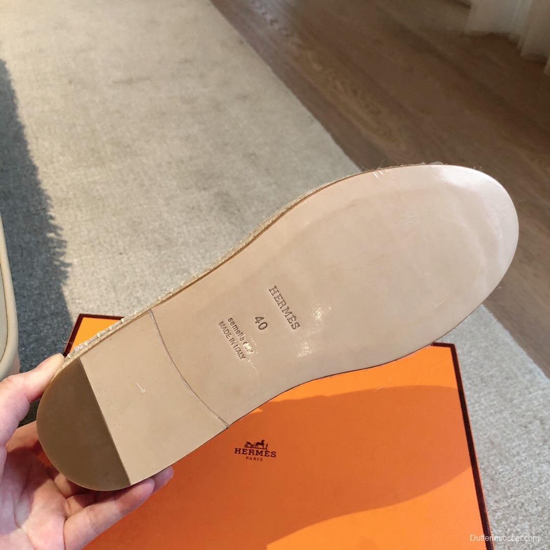 2025 Unisex Hermès White Calfskin Leather Loafers AS00380