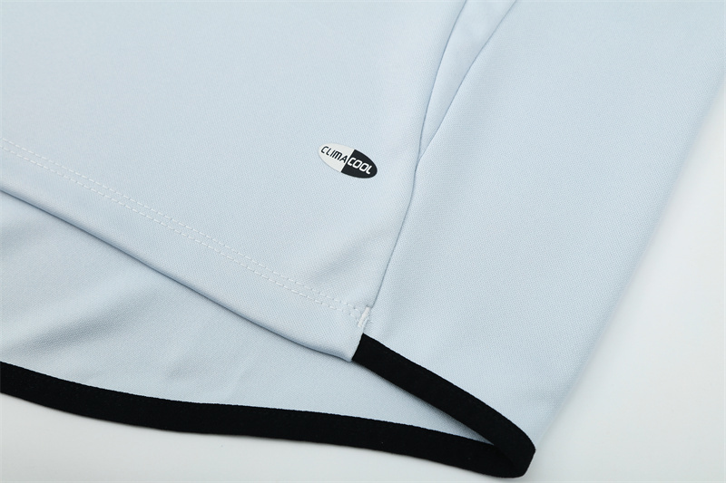 Retro 04/05 Real Madrid Light Grey Half Zipper Jacket