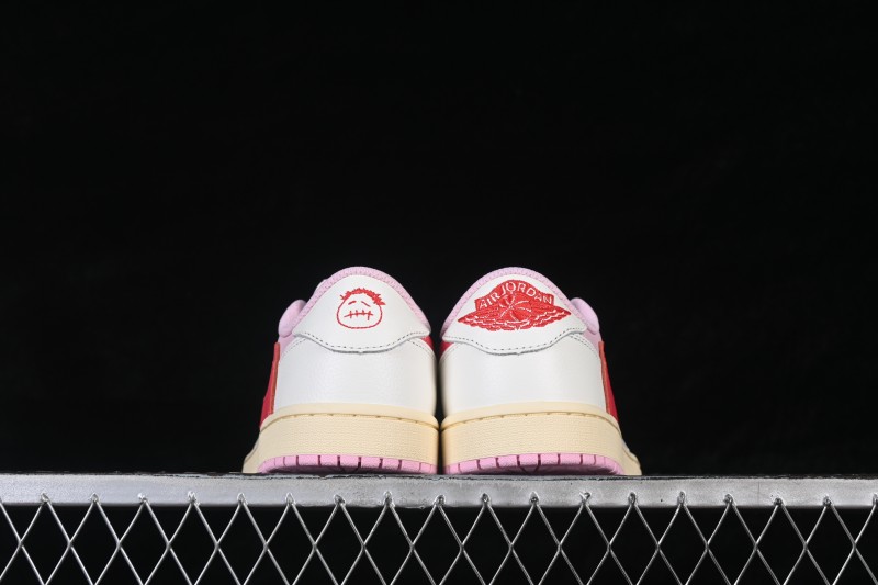 Nike Travis Scott x Air Jordan 1 Low OG AJ1 Retro Low-Top Sneakers with Reverse Swoosh Design - IQ7604-101