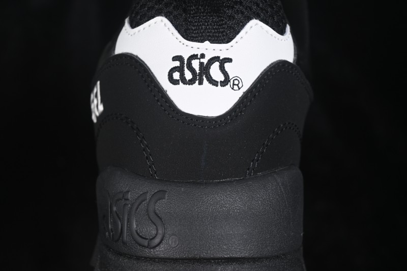 Asics Gel-Truck Hiking Shoes with Cushioning Comfort - 1203A714-001