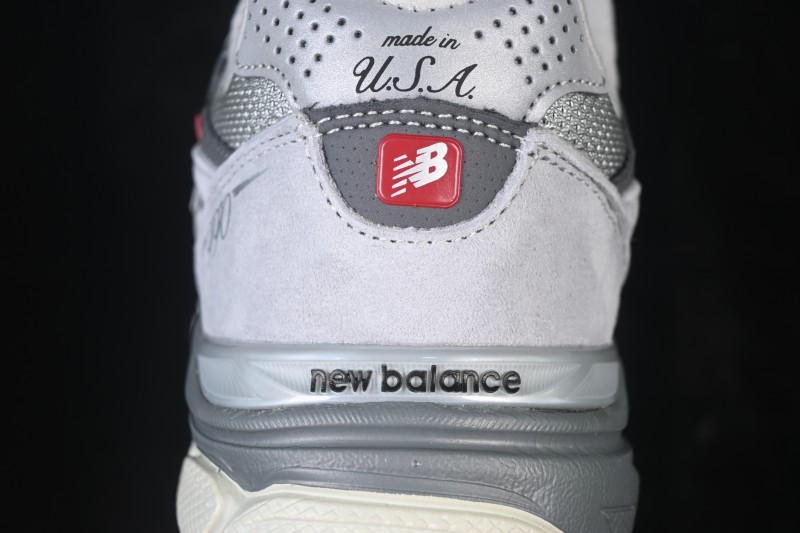 New Balance NB990 Series High-End Made in USA Retro Casual Running Shoes - M990VS3
