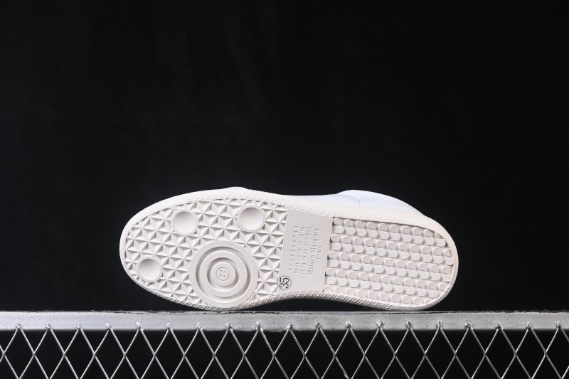 Maison Margiela Replica Calfskin Retro Low-Top Sneakers - S58WS0180